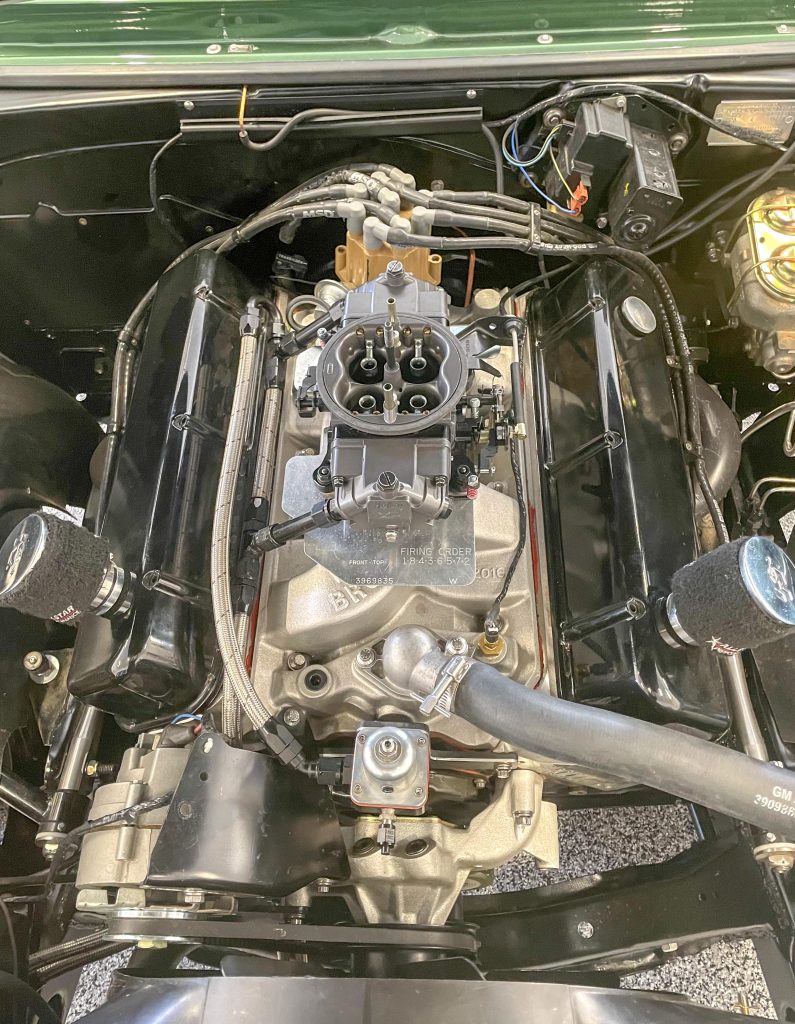 carburetor on a big block chevy engine