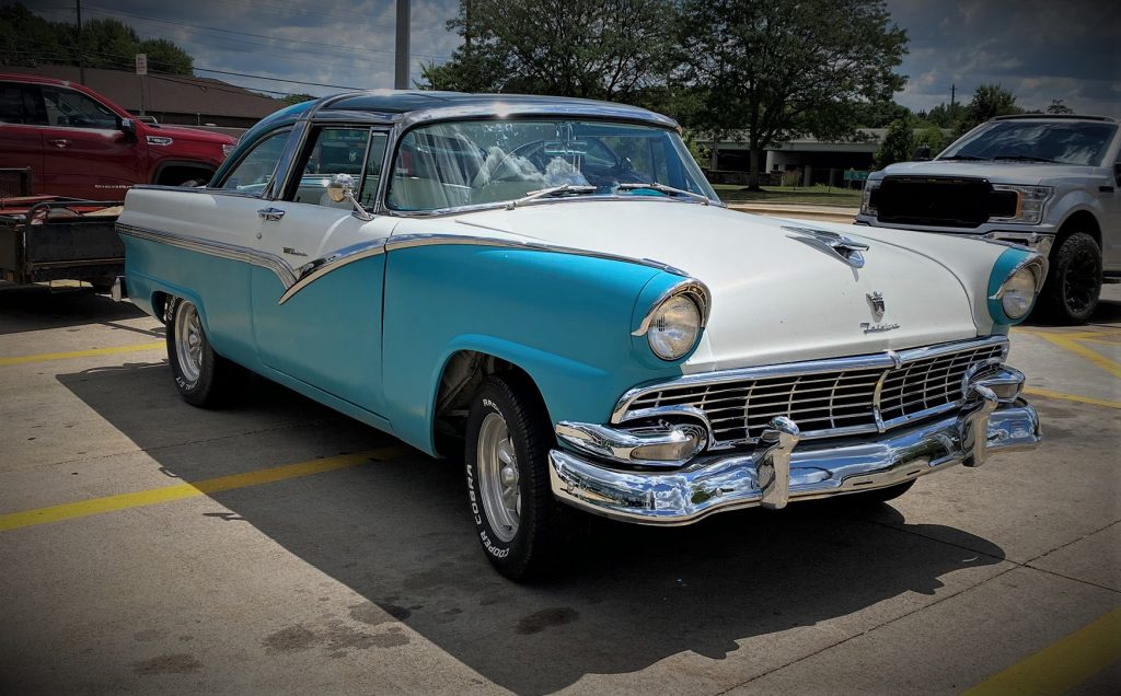 1956 Ford Fairlane Crown Victoria Skyliner, front quarter shot