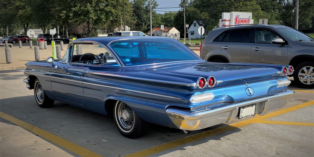 rear view of a 1960 pontiac Bonneville