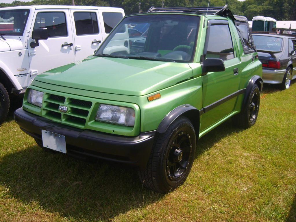 geo tracker green off roader