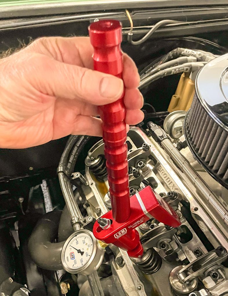 Adjusting valve lash