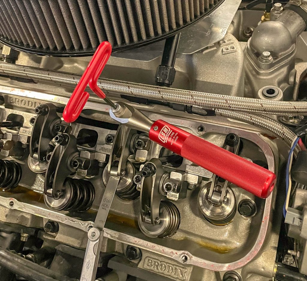 Setting valve lash on an engine