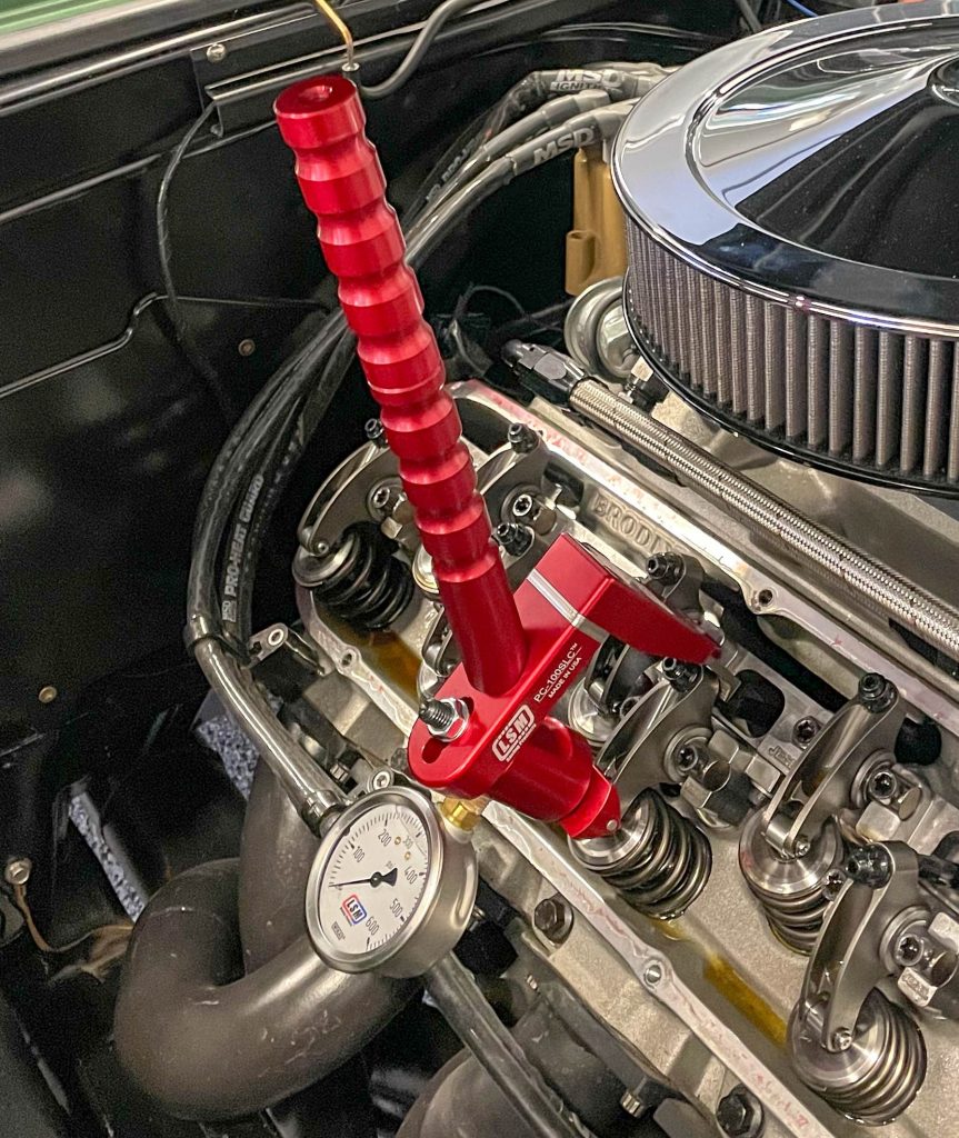 Using LSM valve seat pressure tool on an engine