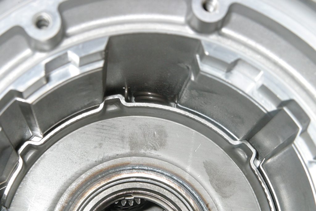 Ford 4R70W gearset anti-rattle spring
