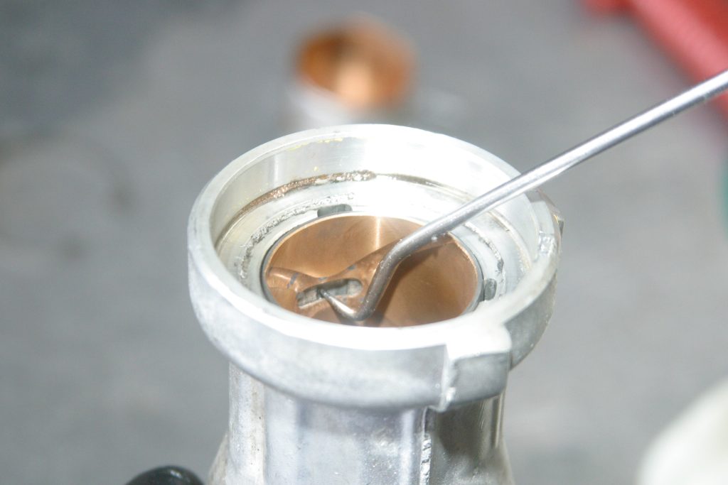 Ford 4R70W tailshaft bushing installation