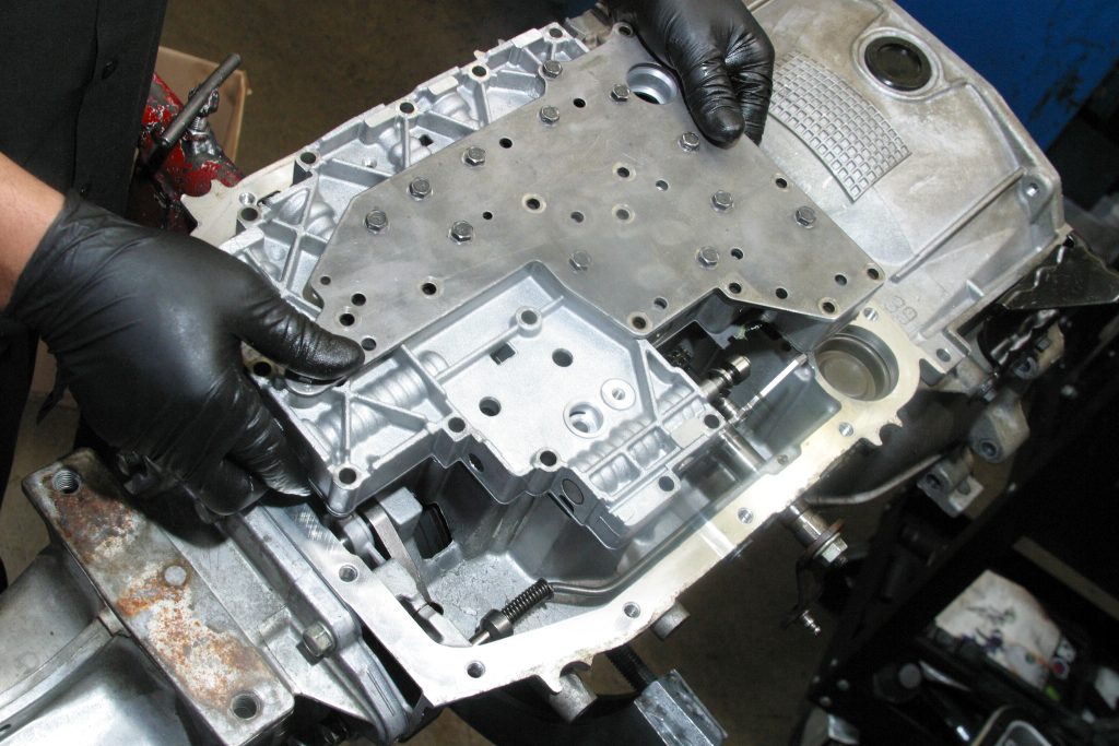 Ford 4R70W valve body installation
