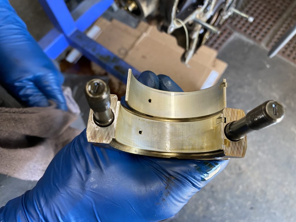 Checking connecting rod bearings