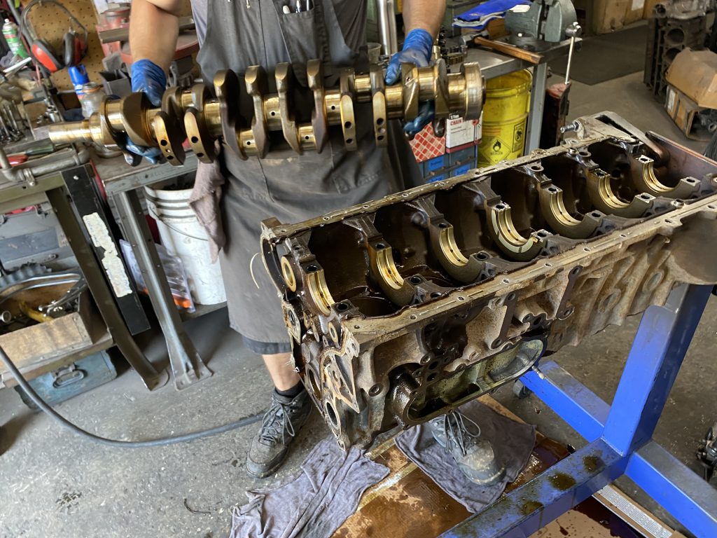 removing crankshaft from an engine