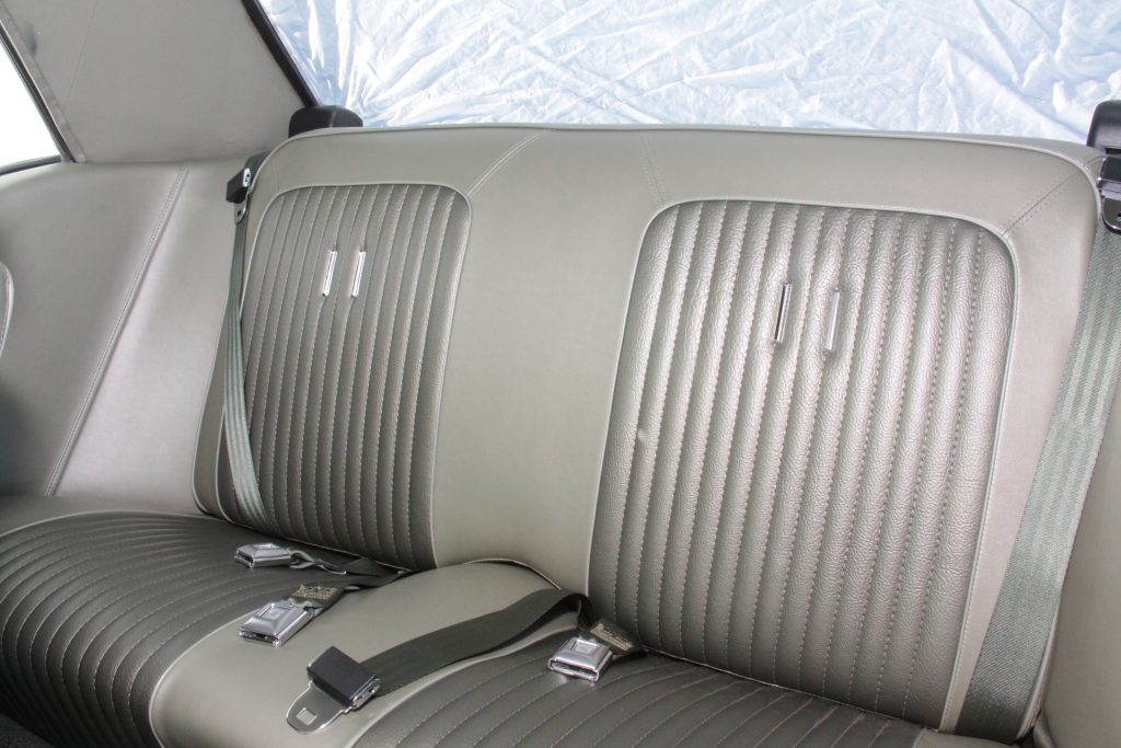 Rear seat belts in 1968 Mustang
