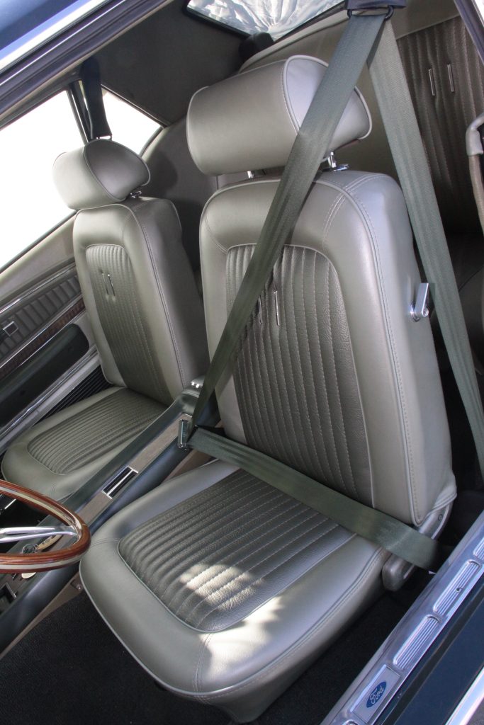 Front seat belts in 1968 Mustang