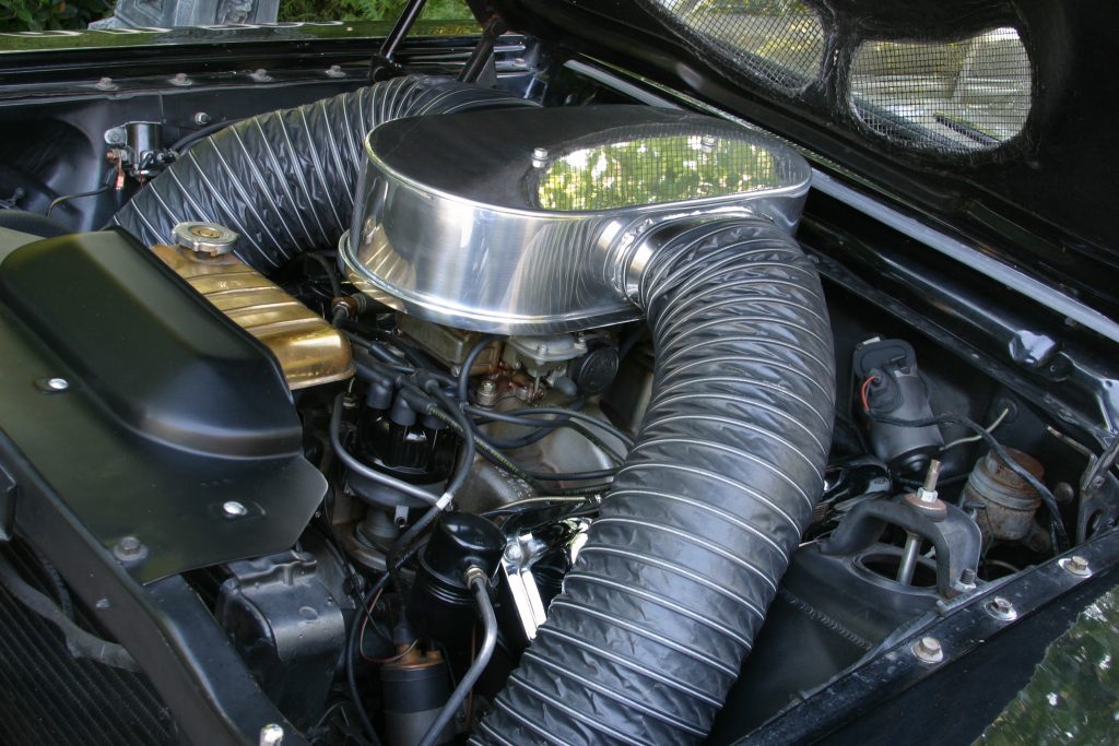 Ford 427 CID FE V8 engine with dual quad carburetors