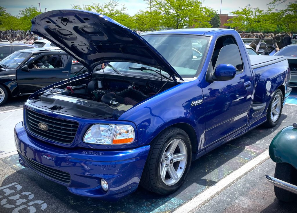 Ford SVT F-150 Lightning Truck